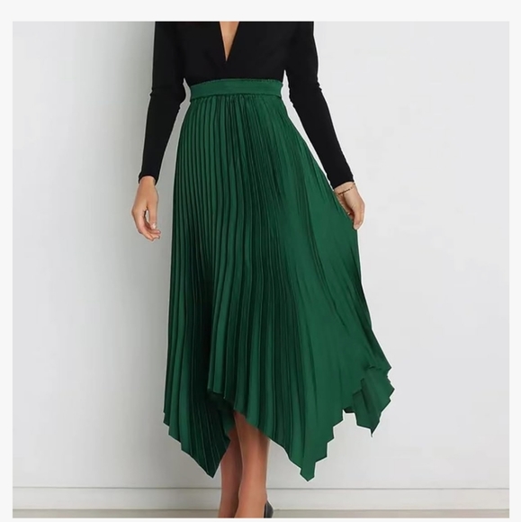 Elegant Pleated Skirt High Waisted Emerold Irregular Hem Skirt size XL… - Picture 2 of 5